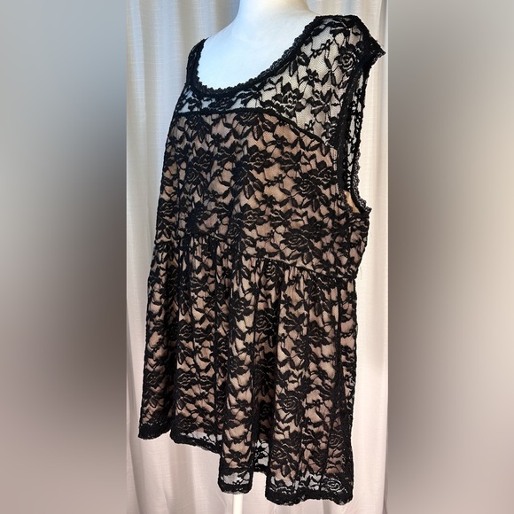 TORRID Plus Size Black Lace Sleeveless Top 4X j16 - Picture 2 of 7